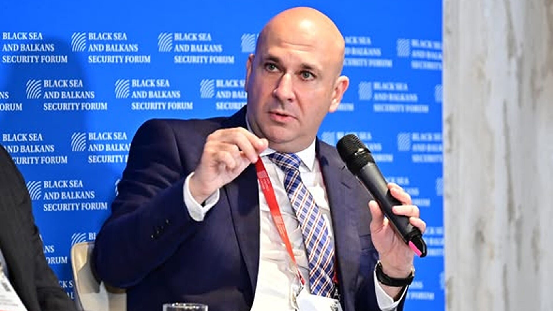 Bogdan Badea (Hidroelectrica): Suntem săraca fată bogată. Ne uităm la diurna de 36 de euro a unui ministru