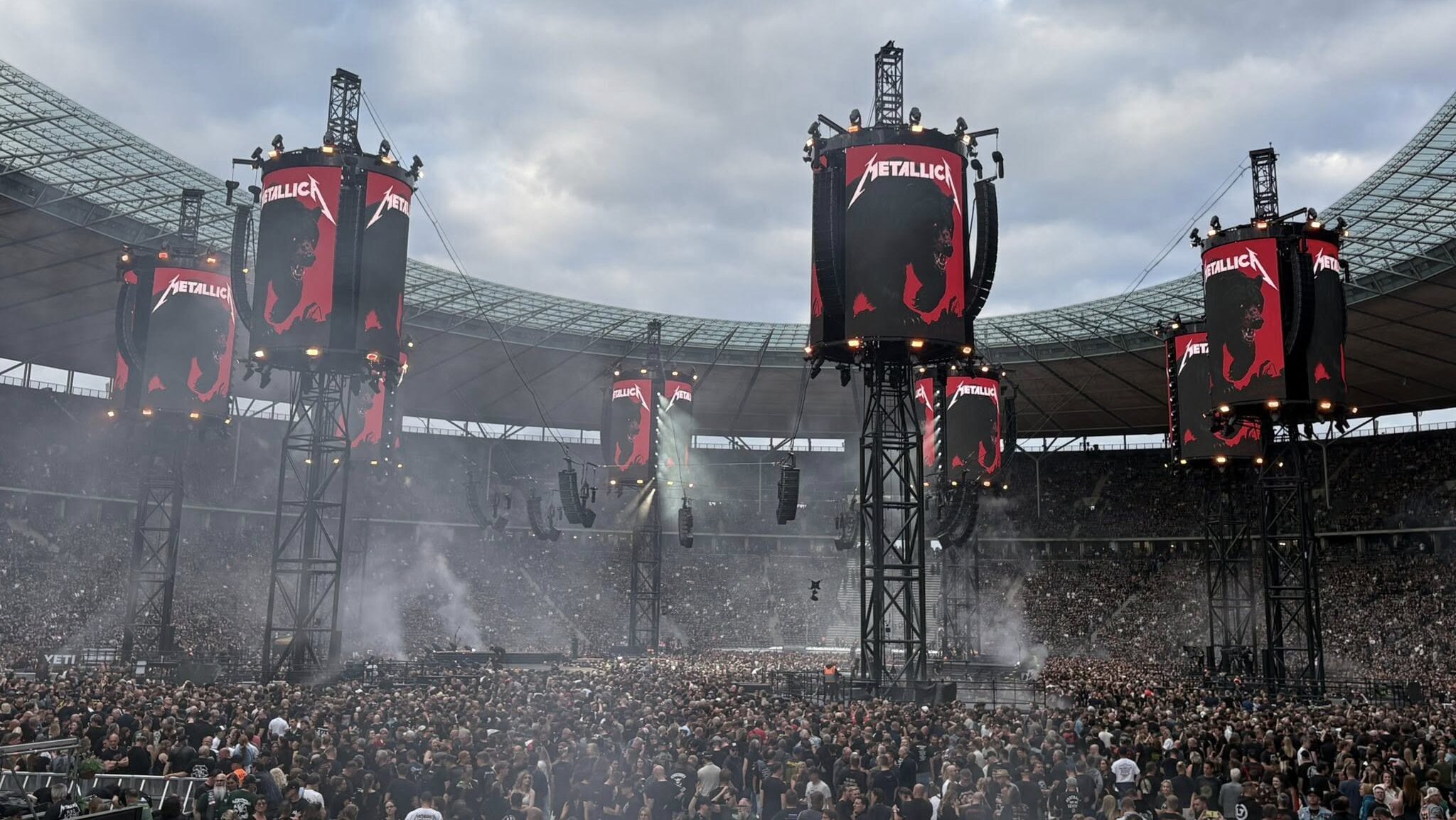 Record de spectatori la concertul Metallica din Berlin: 94 de mii au fost pe Stadionul Olimpic să vadă legendara trupă