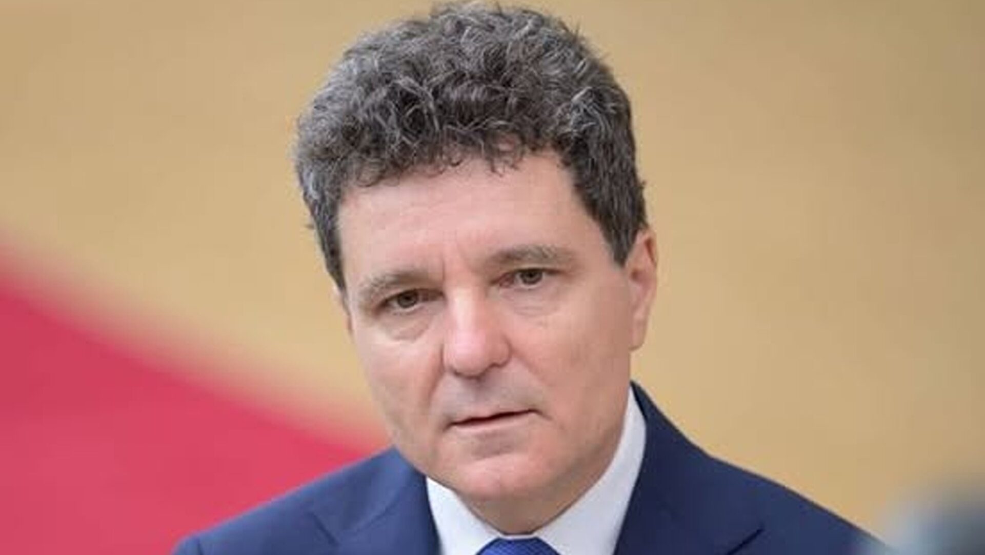Nicușor Dan, despre moțiunea de cenzură: Indiferent ce se întâmplă, România va continua să păstreze direcția occidentală