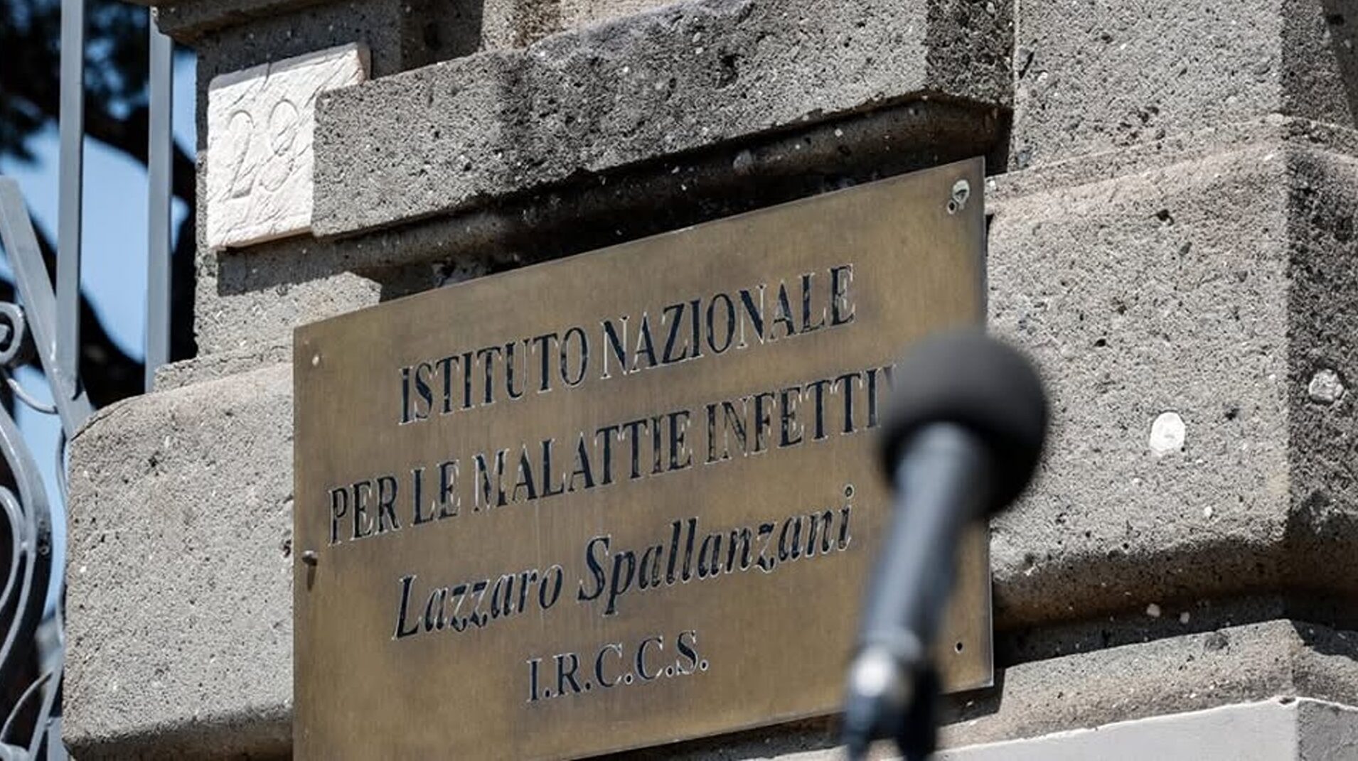 Un spital din Roma va analiza probele recoltate de la un italian cu simptome de hantavirus