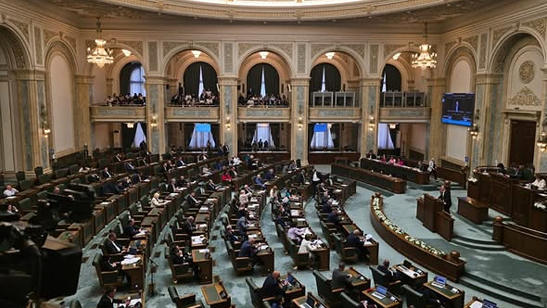 Senat: Încuviințarea executării silite privind titlurile executorii se soluționează în cel mult șapte zile
