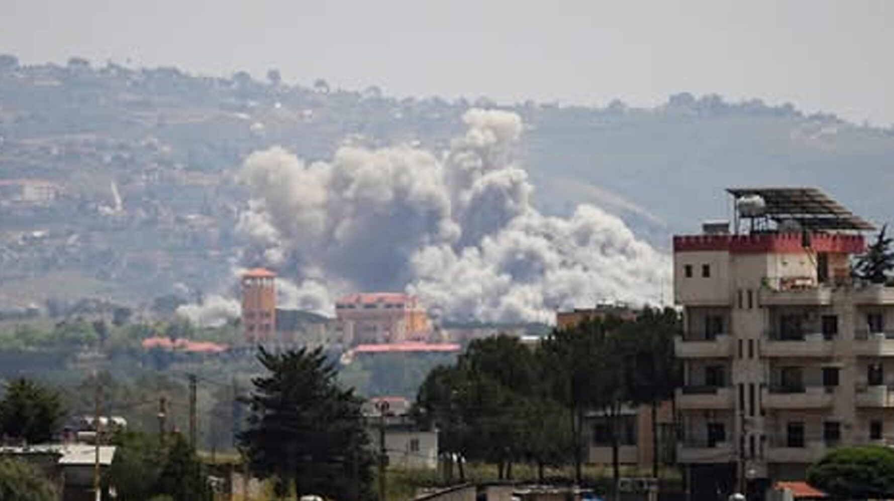Israelul cere evacuarea a 30 de sate din sudul Libanului